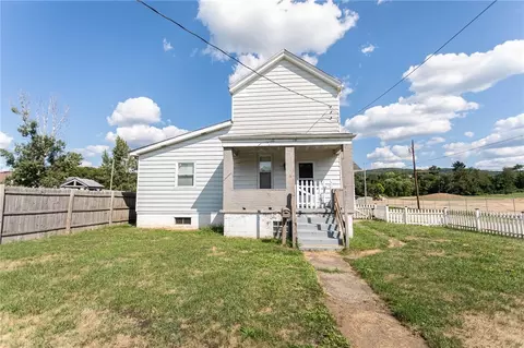 1211 S Arch St, Connellsville, PA 15425