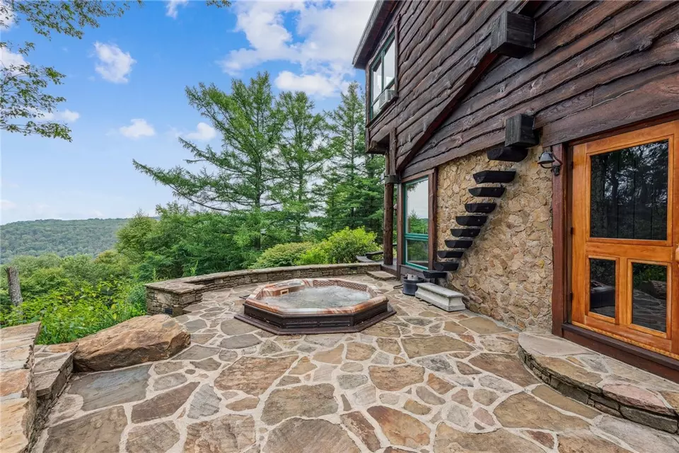  4 Winter Way, Champion, PA 15622 photo 9