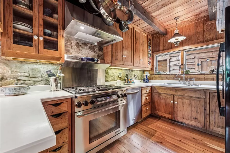  4 Winter Way, Champion, PA 15622 photo 17