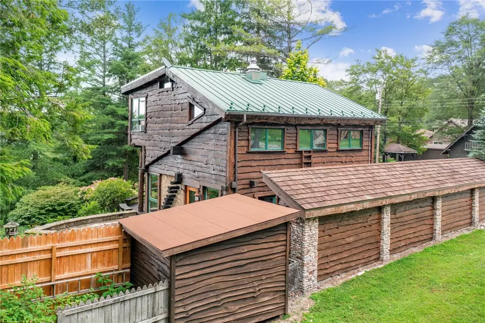  4 Winter Way, Champion, PA 15622 photo 3
