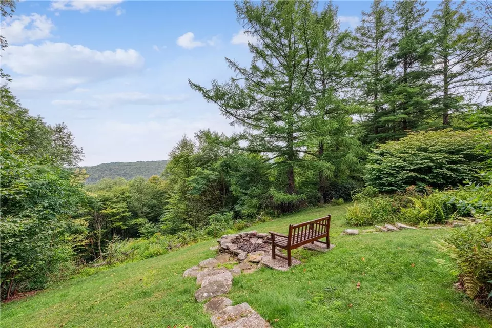  4 Winter Way, Champion, PA 15622 photo 10