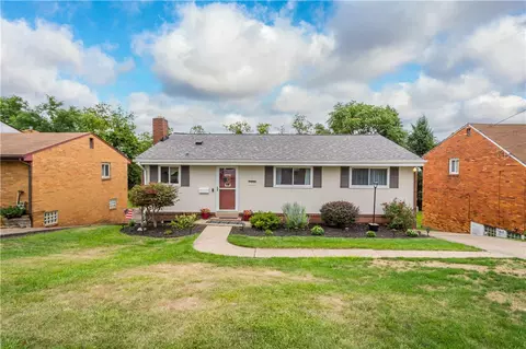 1320 Raven Dr, Pittsburgh, PA 15243