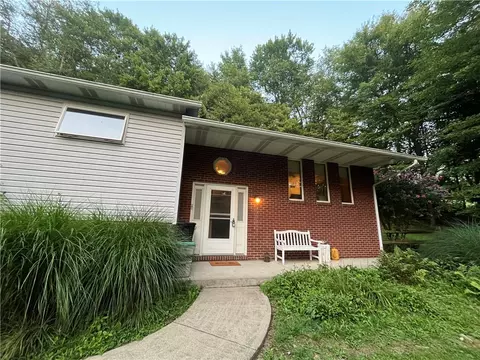 6625 Old Route 8, Valencia, PA 16059