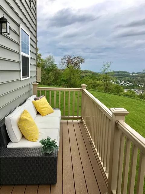 704 Pointe View Dr #D, Mars, PA 16046 photo 9