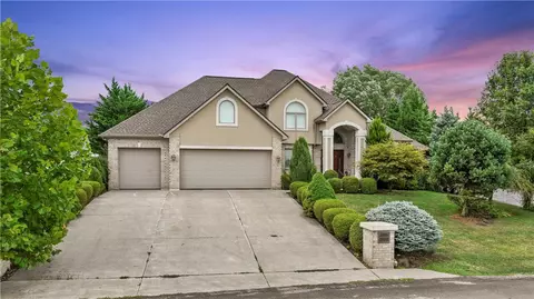 1046 Kimberly Dr, Uniontown, PA 15401