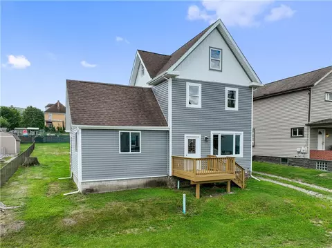 707 W First Ave, Derry, PA 15627