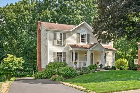 214 Thornwood Ct, Coraopolis, PA 15108