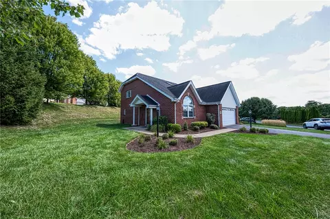 5036 Cedar Ln, Murrysville, PA 15668
