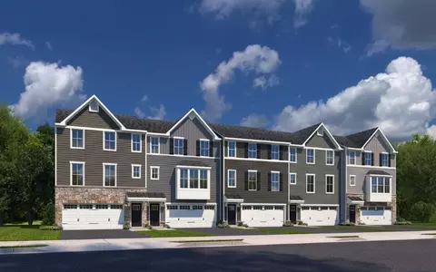 708 Greenwood Dr, Canonsburg, PA 15317