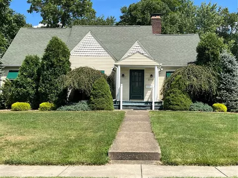 2112 Delaware Ave, New Castle, PA 16105