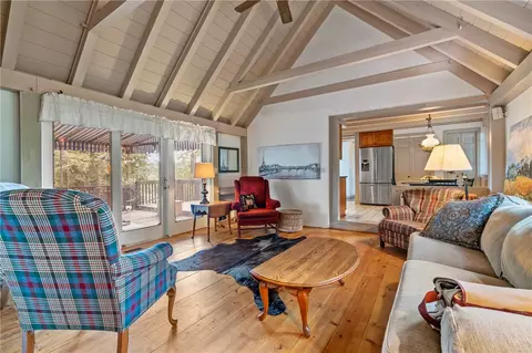 Living - 302 Jackson Dr, Apollo, PA 15613 photo 2 of 2