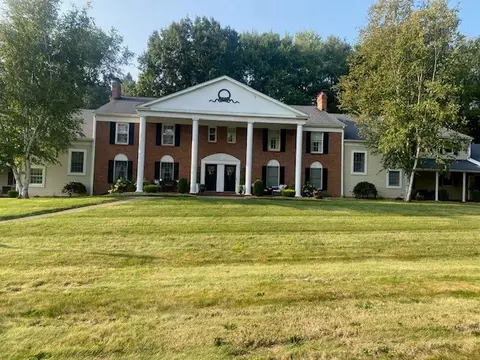 182 Windsor Rdg #56, New Castle, PA 16105