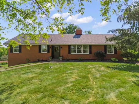 172 Highvue Dr, Venetia, PA 15367