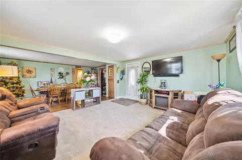 Living - 2060 Guffey, North Huntingdon, PA 15642 photo 2 of 3