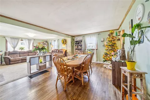 Dining - 2060 Guffey, North Huntingdon, PA 15642 photo 2 of 3