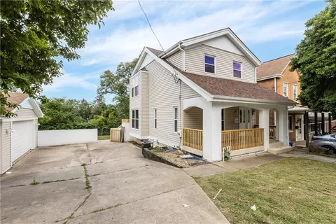 934 Berry St, Pittsburgh, PA 15204