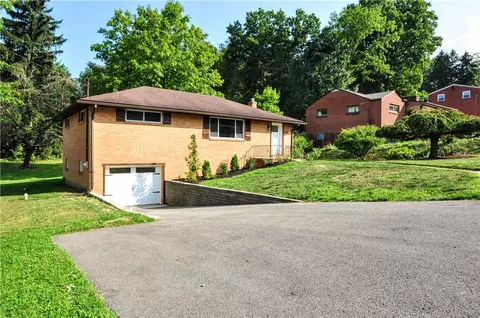 6421 Union Ave, Finleyville, PA 15332
