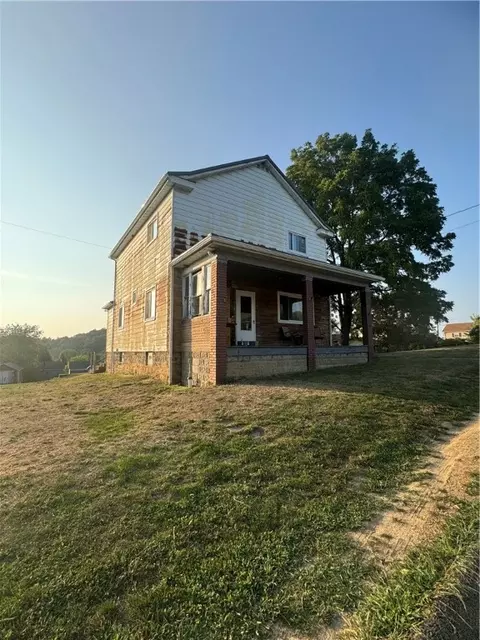 6 Walnut Ave, Dunbar, PA 15431