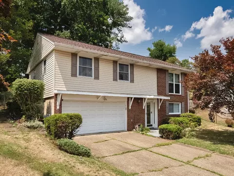 570 Greenfield Ct, Irwin, PA 15642