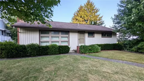 4312 W 7th Ave, Beaver Falls, PA 15010