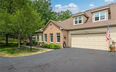 125 Linden Ct #6 D, Seven Fields, PA 16046