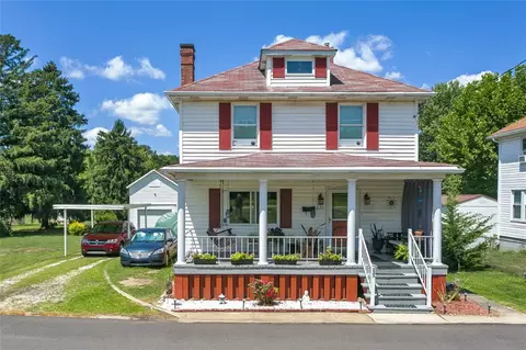 225 Connellsville St, Dunbar, PA 15431