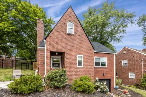 1020 Avacoll Dr, Pittsburgh, PA 15220