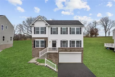 30 Equestrian Dr, Clinton, PA 15026