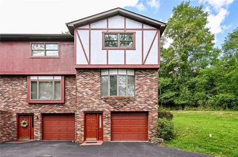 207 Pleasant Valley Rd # G, Jeannette, PA 15644