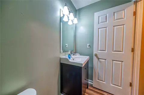 Bath - 6466 Lindsey Ln, Export, PA 15632 photo 1 of 5