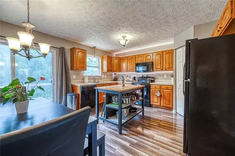 Kitchen - 6466 Lindsey Ln, Export, PA 15632 photo 1 of 2