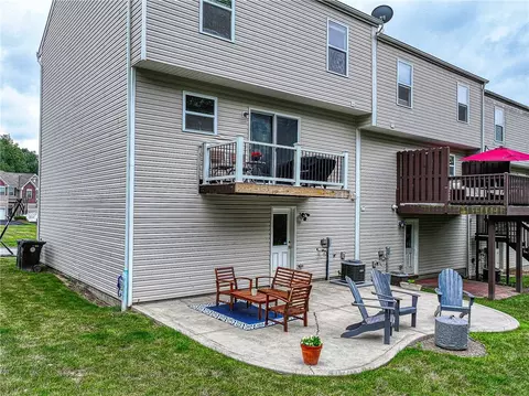 Exterior - 6466 Lindsey Ln, Export, PA 15632 photo 6 of 7