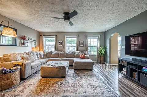 Living - 6466 Lindsey Ln, Export, PA 15632 photo 1 of 3