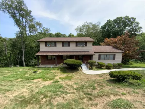 121 Diebold Rd, Mckees Rocks, PA 15136