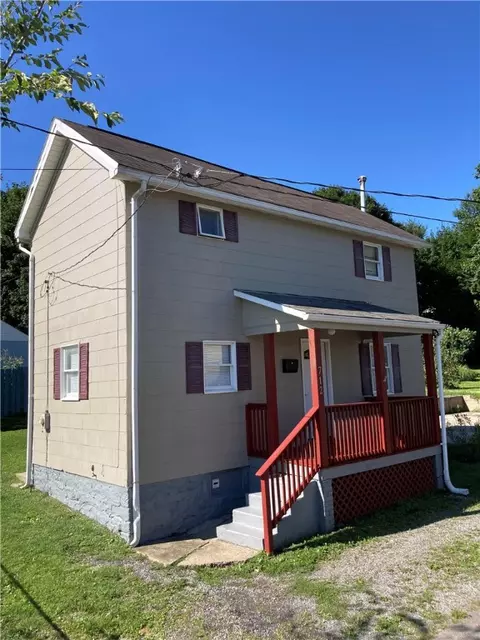 712 Rear Park Ave, Ellwood City, PA 16117