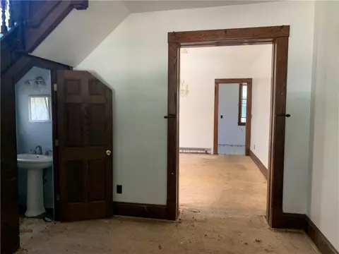 Entry Way - 491 End Ave, Beaver, PA 15009 photo 1 of 5
