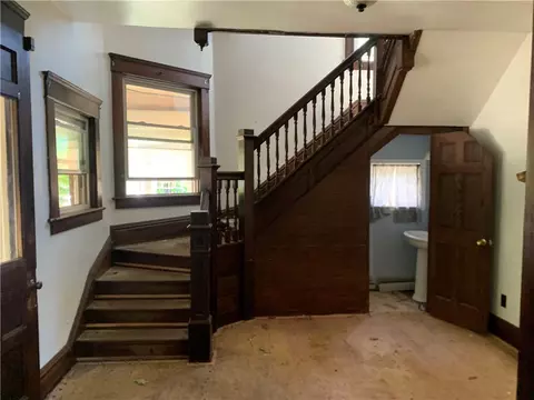 Entry Way - 491 End Ave, Beaver, PA 15009 photo 2 of 5
