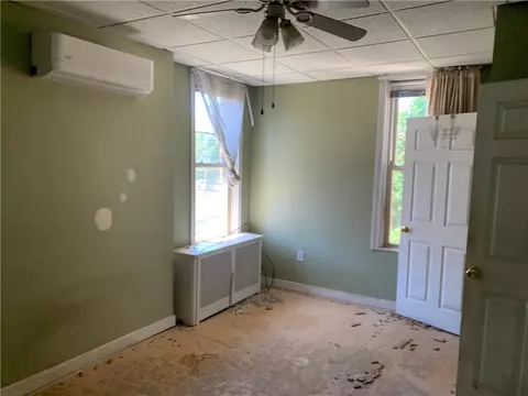 Bedroom - 491 End Ave, Beaver, PA 15009 photo 4 of 6