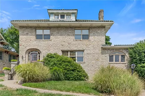 1295 Washington Rd, Pittsburgh, PA 15228