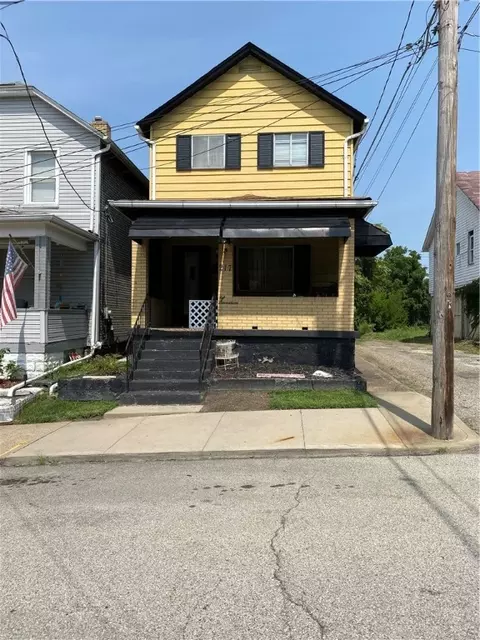 217 Catalpa St, New Kensington, PA 15068