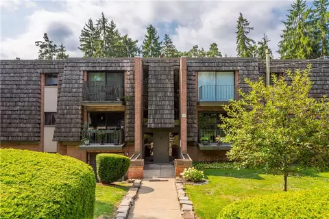 133 Forest Green Dr, Coraopolis, PA 15108