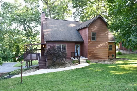 284 Laurel Ave, Ellwood City, PA 16117