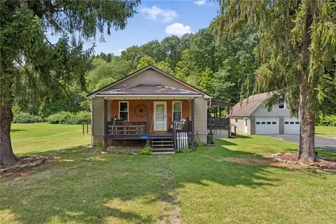 1661 Dime Rd, Vandergrift, PA 15690