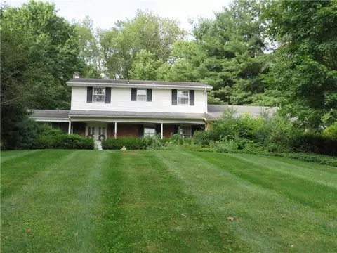 741 Enterprise Rd, Grove City, PA 16127