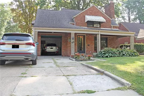 1111 Chartiers St, Bridgeville, PA 15017