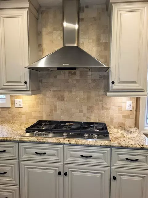 Kitchen - 628 Grange Dr, Apollo, PA 15613 photo 2 of 9