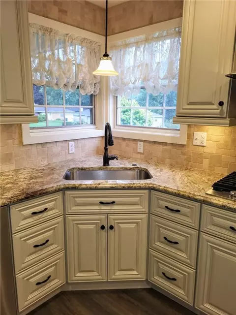 Kitchen - 628 Grange Dr, Apollo, PA 15613 photo 8 of 9