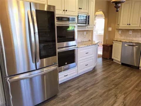 Kitchen - 628 Grange Dr, Apollo, PA 15613 photo 5 of 9