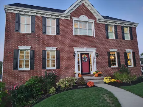 3035 Willowbrook Dr, Bridgeville, PA 15017