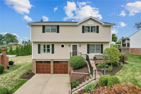 272 Parkwood Cir, Canonsburg, PA 15317